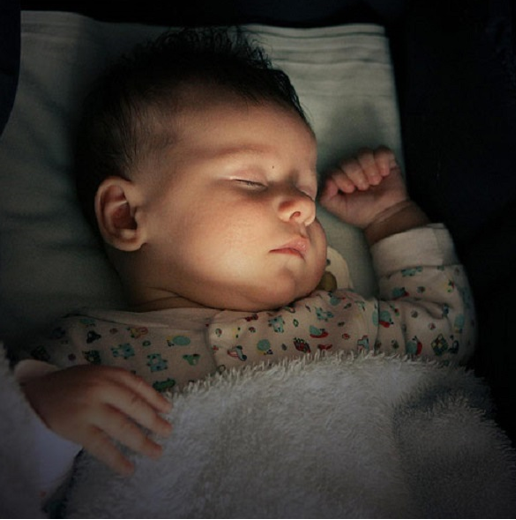 Cách xử lý khi bé ngủ hay bị giật mình 1