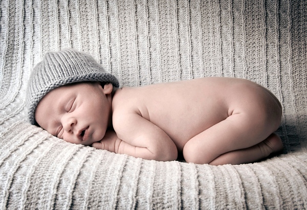 Các tư thế ngủ thường gặp của bé 1