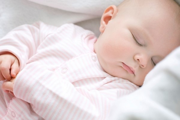 Lời khuyên chuyên gia giúp bé ngủ sâu giấc tự nhiên, hết vặn mình quấy khóc 1