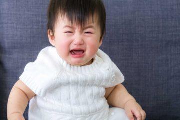 Bé 2 tuổi quấy khóc đêm ngủ không ngon giấc
