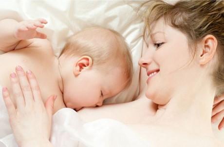 Mẹ hãy áp dụng 6 “chiêu” dưới đây để cải thiện giấc ngủ cho bé.