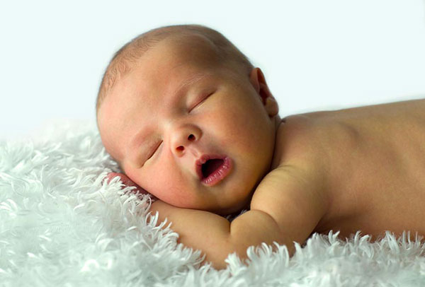 Tại sao giấc ngủ lại quan trọng đối với sự phát triển não bộ của trẻ nhỏ? 1
