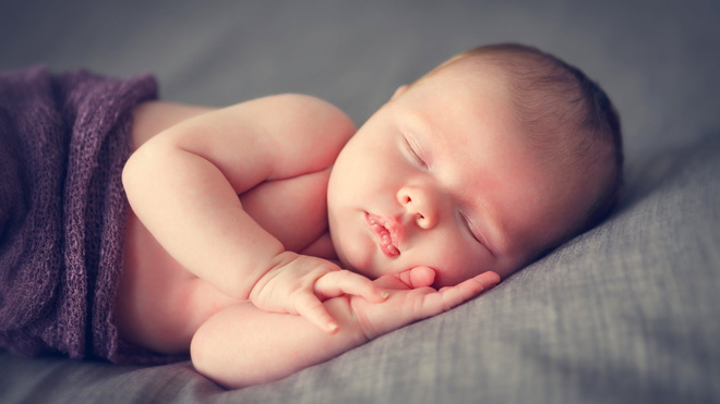 Trẻ sơ sinh ngủ bao nhiêu tiếng một ngày là đủ 1