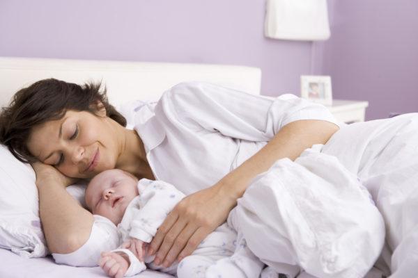 Điều gì khiến mẹ bỉm sữa rơi vào “hố sâu” của trầm cảm sau sinh 1 Sau khi sinh, người mẹ cần chăm sóc sức khỏe cẩn thận
