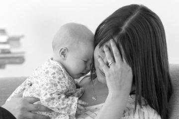 Trầm cảm sau sinh vì con khó ngủ, quấy khóc đêm Trầm cảm sau sinh vì con khó ngủ, quấy khóc đêm