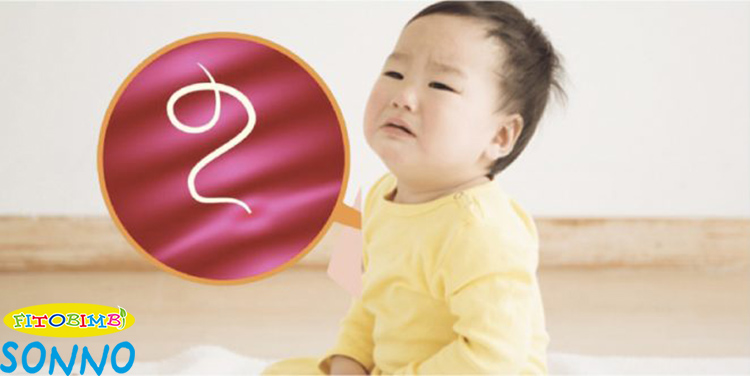 Trẻ 2 tuổi khóc đêm trằn trọc khó ngủ do bị nhiễm giun 1